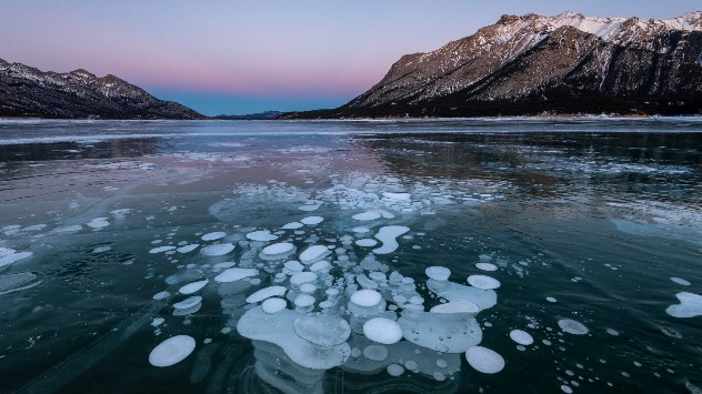 Frozen Bubbles